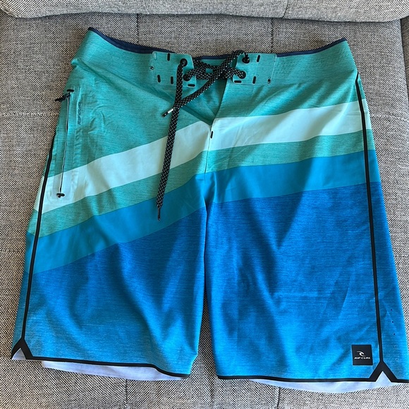 Mens rip curl mirage surf grip board shorts